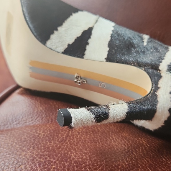 Sam Eldelman Women's Classic Pimp Heels Hazel Ivory Black Brahma Rea Fur Size 5 - Picture 7 of 8